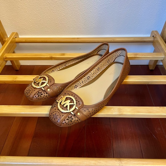 Michael Kors Lillie Leather Moccasin - Picture 4 of 6